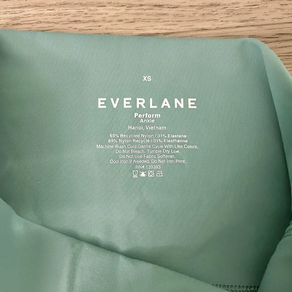 Everlane The Perform 24/7 High Rise Ankle Athletic Leggings Soft Green XS NWT